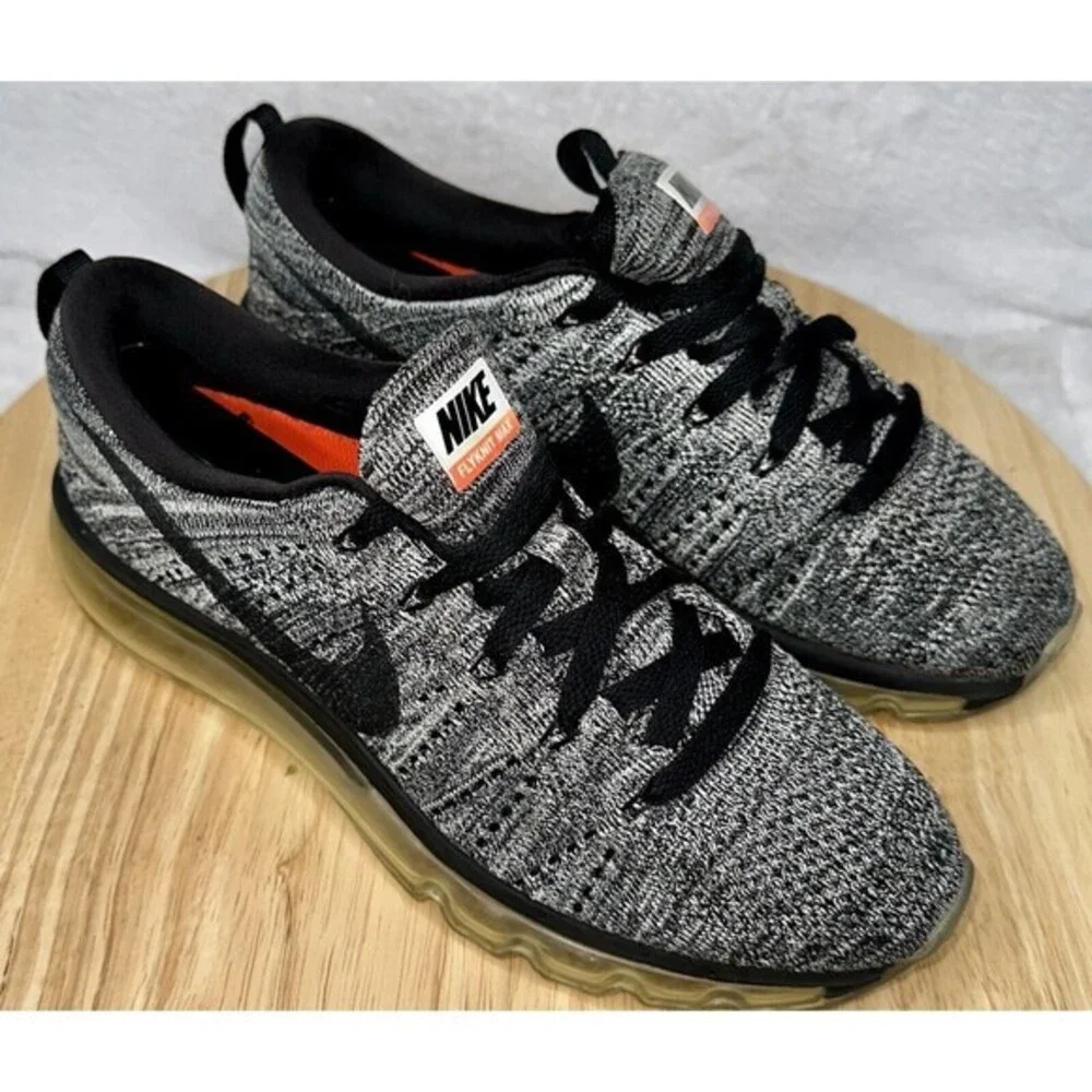 Nike Flyknit Max Oreo running shoes- 620469-105 Men’s Size 7‎